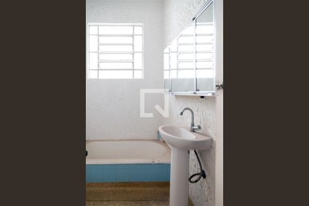 Casa para alugar com 100m², 2 quartos e 2 vagas Casa para alugar com 100m², 2 quartos e 2 vagasBanheiro Social