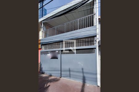 Casa para alugar com 100m², 2 quartos e 2 vagas Casa para alugar com 100m², 2 quartos e 2 vagasFachada