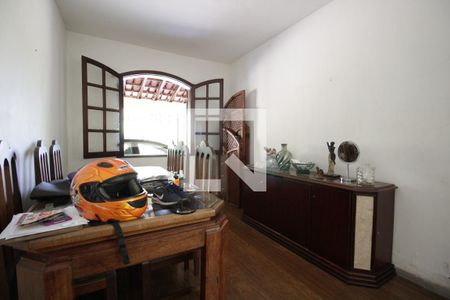 Sala de casa à venda com 3 quartos, 250m² em Alípio de Melo, Belo Horizonte