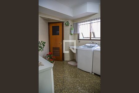 Apartamento para alugar com 207m², 3 quartos e 2 vagas Apartamento para alugar com 207m², 3 quartos e 2 vagasLavanderia