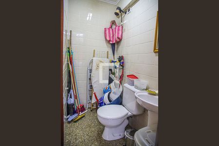 Apartamento para alugar com 207m², 3 quartos e 2 vagas Apartamento para alugar com 207m², 3 quartos e 2 vagasBanheiro 2