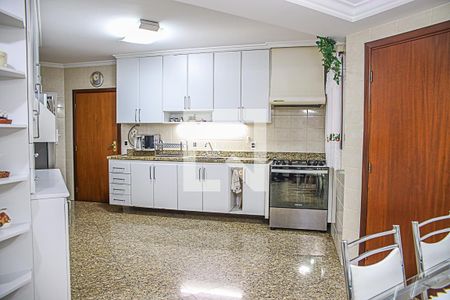 Apartamento para alugar com 207m², 3 quartos e 2 vagas Apartamento para alugar com 207m², 3 quartos e 2 vagasCozinha
