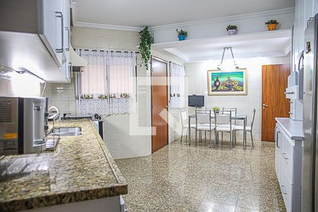 Apartamento para alugar com 207m², 3 quartos e 2 vagas Apartamento para alugar com 207m², 3 quartos e 2 vagasCozinha