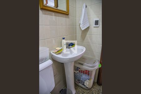 Apartamento para alugar com 207m², 3 quartos e 2 vagas Apartamento para alugar com 207m², 3 quartos e 2 vagasBanheiro 2