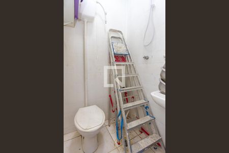 Casa para alugar com 100m², 2 quartos e 1 vaga Casa para alugar com 100m², 2 quartos e 1 vagaBanheiro de Serviço