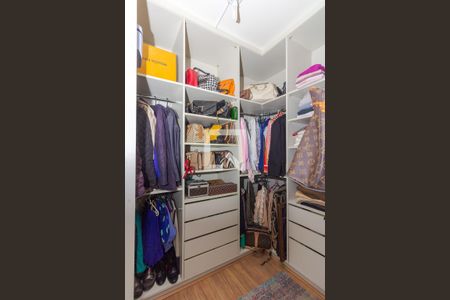 Suíte - Closet de apartamento à venda com 2 quartos, 70m² em Cristo Redentor, Porto Alegre