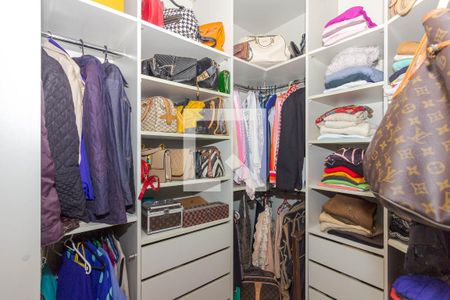 Suíte - Closet de apartamento à venda com 2 quartos, 70m² em Cristo Redentor, Porto Alegre