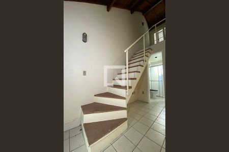 Escada de apartamento para alugar com 1 quarto, 52m² em Cristo Rei, São Leopoldo