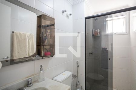 Banheiro de apartamento à venda com 2 quartos, 56m² em Centro, Osasco