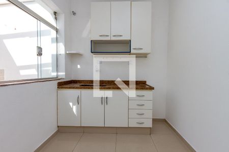 Cozinha de casa para alugar com 1 quarto, 37m² em Jardim Aeroporto, São Paulo
