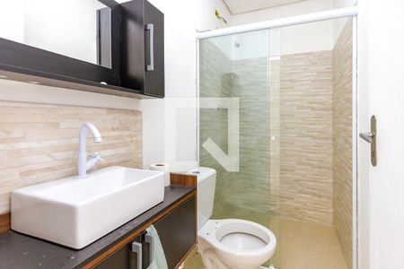 Banheiro de casa para alugar com 1 quarto, 37m² em Jardim Aeroporto, São Paulo