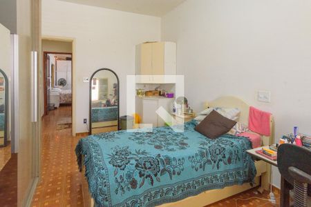 Casa à venda com 600m², 3 quartos e 2 vagas Casa à venda com 600m², 3 quartos e 2 vagasQuarto