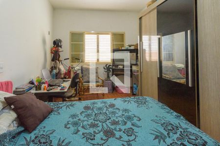 Casa à venda com 600m², 3 quartos e 2 vagas Casa à venda com 600m², 3 quartos e 2 vagasQuarto