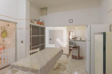 Casa à venda com 600m², 3 quartos e 2 vagas Casa à venda com 600m², 3 quartos e 2 vagasCozinha