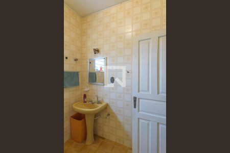 Casa à venda com 600m², 3 quartos e 2 vagas Casa à venda com 600m², 3 quartos e 2 vagasBanheiro