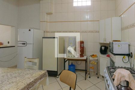 Casa à venda com 600m², 3 quartos e 2 vagas Casa à venda com 600m², 3 quartos e 2 vagasCozinha