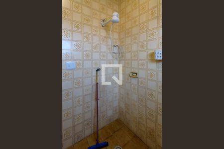 Casa à venda com 600m², 3 quartos e 2 vagas Casa à venda com 600m², 3 quartos e 2 vagasBanheiro