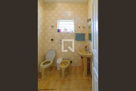 Casa à venda com 600m², 3 quartos e 2 vagas Casa à venda com 600m², 3 quartos e 2 vagasBanheiro