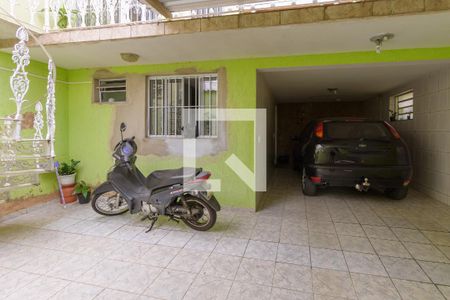 Casa à venda com 600m², 3 quartos e 2 vagas Casa à venda com 600m², 3 quartos e 2 vagasQuintal