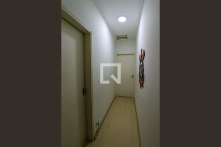 corredor para os quartos de casa à venda com 3 quartos, 200m² em Vila Rosália, Guarulhos