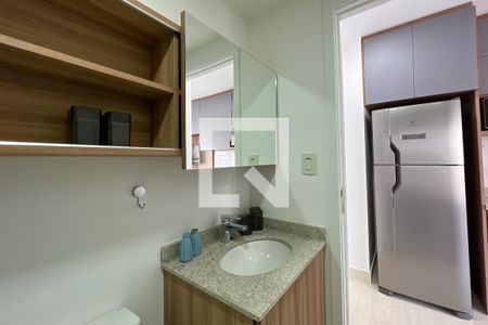 Banheiro de kitnet/studio para alugar com 1 quarto, 25m² em Indianópolis, São Paulo
