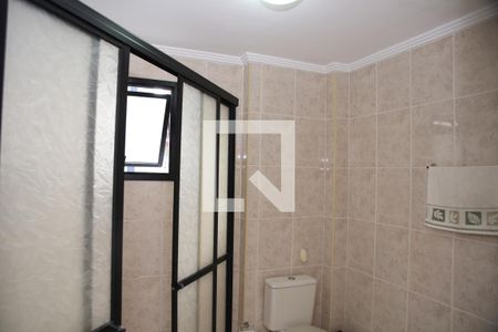 Banheiro de apartamento para alugar com 1 quarto, 62m² em Guilhermina, Praia Grande