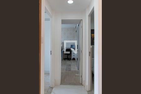 Corredor de apartamento para alugar com 2 quartos, 54m² em Parque Bela Vista, Salvador