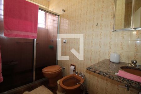 Banheiro do Quarto 2 (suíte) de casa à venda com 3 quartos, 360m² em Vila Brandina, Campinas