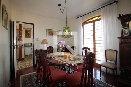 Sala de casa à venda com 3 quartos, 360m² em Vila Brandina, Campinas