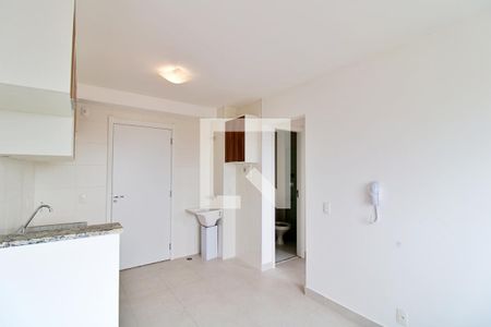 Sala/Cozinha de apartamento para alugar com 2 quartos, 33m² em Parque Munhoz, São Paulo