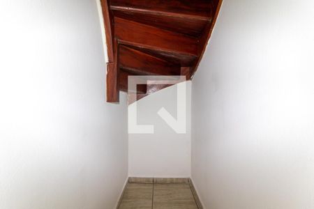 Armário da Escada de casa à venda com 3 quartos, 249m² em Jardim São Paulo(zona Norte), São Paulo