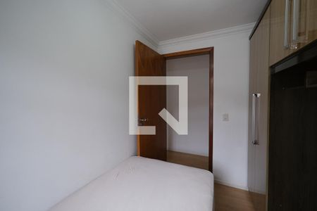 Quarto 1 de apartamento para alugar com 2 quartos, 59m² em Uberaba, Curitiba