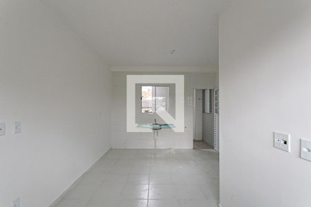 Sala e Cozinha de apartamento para alugar com 2 quartos, 43m² em Vila Ré, São Paulo