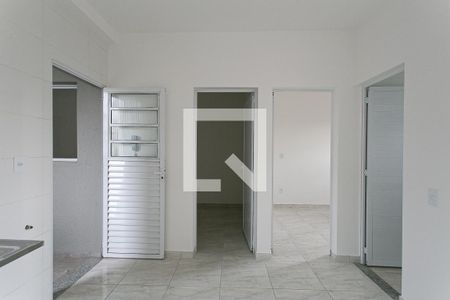 Sala e Cozinha de apartamento para alugar com 2 quartos, 43m² em Vila Ré, São Paulo