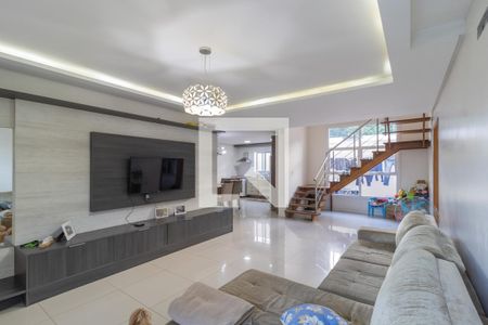 Sala de casa à venda com 4 quartos, 180m² em Igara, Canoas