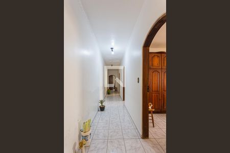 Corredor de casa à venda com 4 quartos, 390m² em Vila Vitoria, Santo André