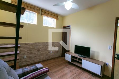 Sala de casa para alugar com 1 quarto, 50m² em Santa Efigênia, Belo Horizonte