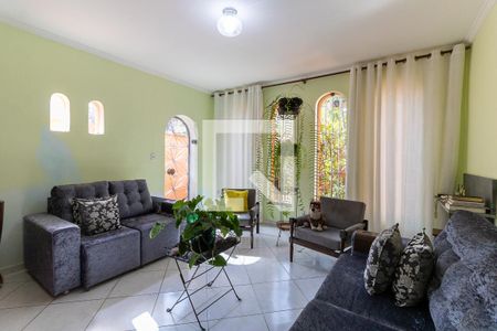 Casa à venda com 370m², 6 quartos e 5 vagasSala