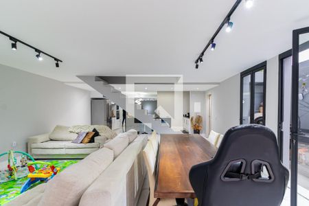 Sala de casa à venda com 4 quartos, 250m² em Jardim Itapeva, São Paulo