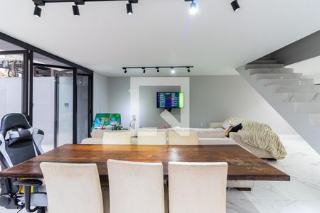 Sala de casa à venda com 4 quartos, 250m² em Jardim Itapeva, São Paulo