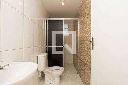 Banheiro de apartamento à venda com 2 quartos, 48m² em Vila Galvão, Guarulhos