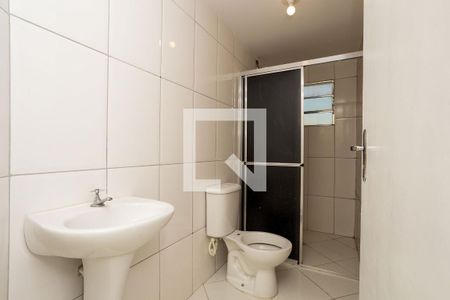 Banheiro de apartamento à venda com 2 quartos, 48m² em Vila Galvão, Guarulhos