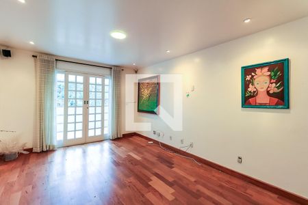 Casa à venda com 270m², 2 quartos e 3 vagasSala