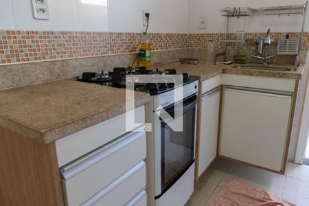 Cozinha de casa de condomínio para alugar com 2 quartos, 80m² em Stella Maris, Salvador