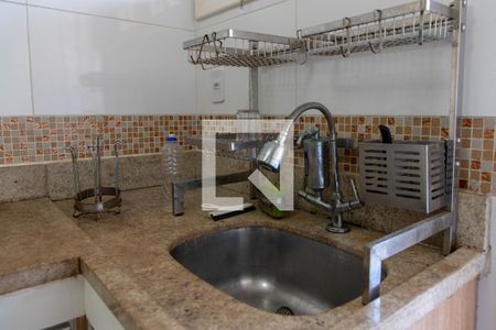 Cozinha de casa de condomínio para alugar com 2 quartos, 80m² em Stella Maris, Salvador