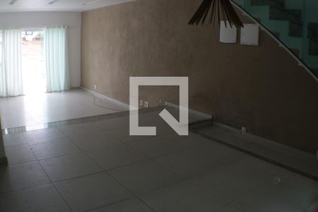 Sala de casa à venda com 3 quartos, 182m² em Pechincha, Rio de Janeiro