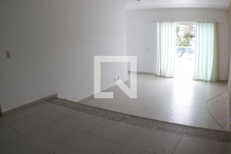 Sala de casa à venda com 3 quartos, 182m² em Pechincha, Rio de Janeiro