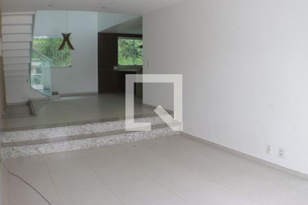 Sala de casa à venda com 3 quartos, 182m² em Pechincha, Rio de Janeiro