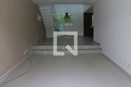 Sala de casa à venda com 3 quartos, 182m² em Pechincha, Rio de Janeiro