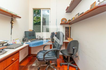 Apartamento à venda com 4 quartos, 140m² em Santo Antônio, Belo Horizonte